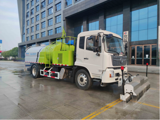 路面清洗車
